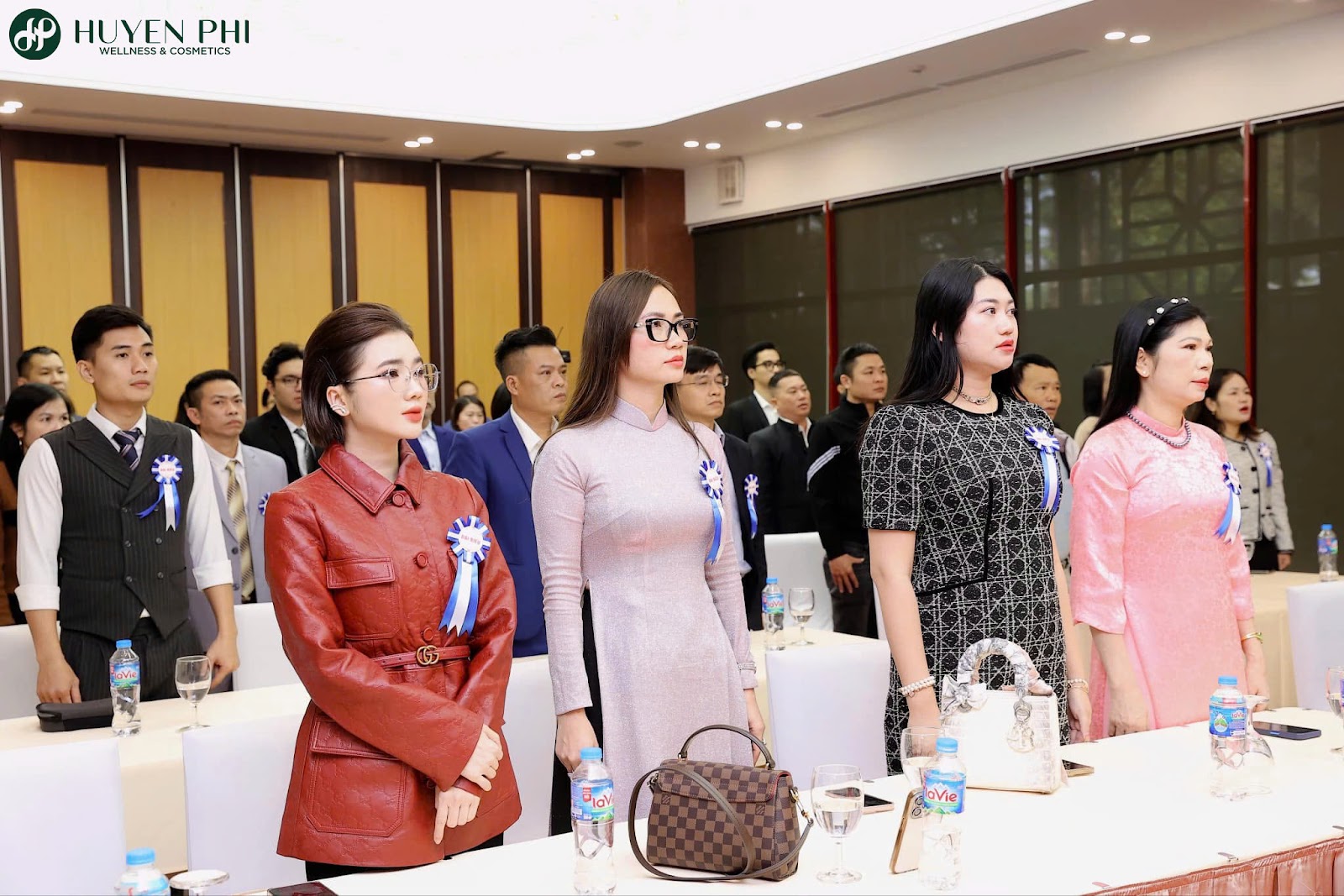 Huyền Phi Wellness & Cosmetics vinh dự nhận giải thưởng "Top 10 Thương hiệu xuất sắc toàn cầu 2024" - 4