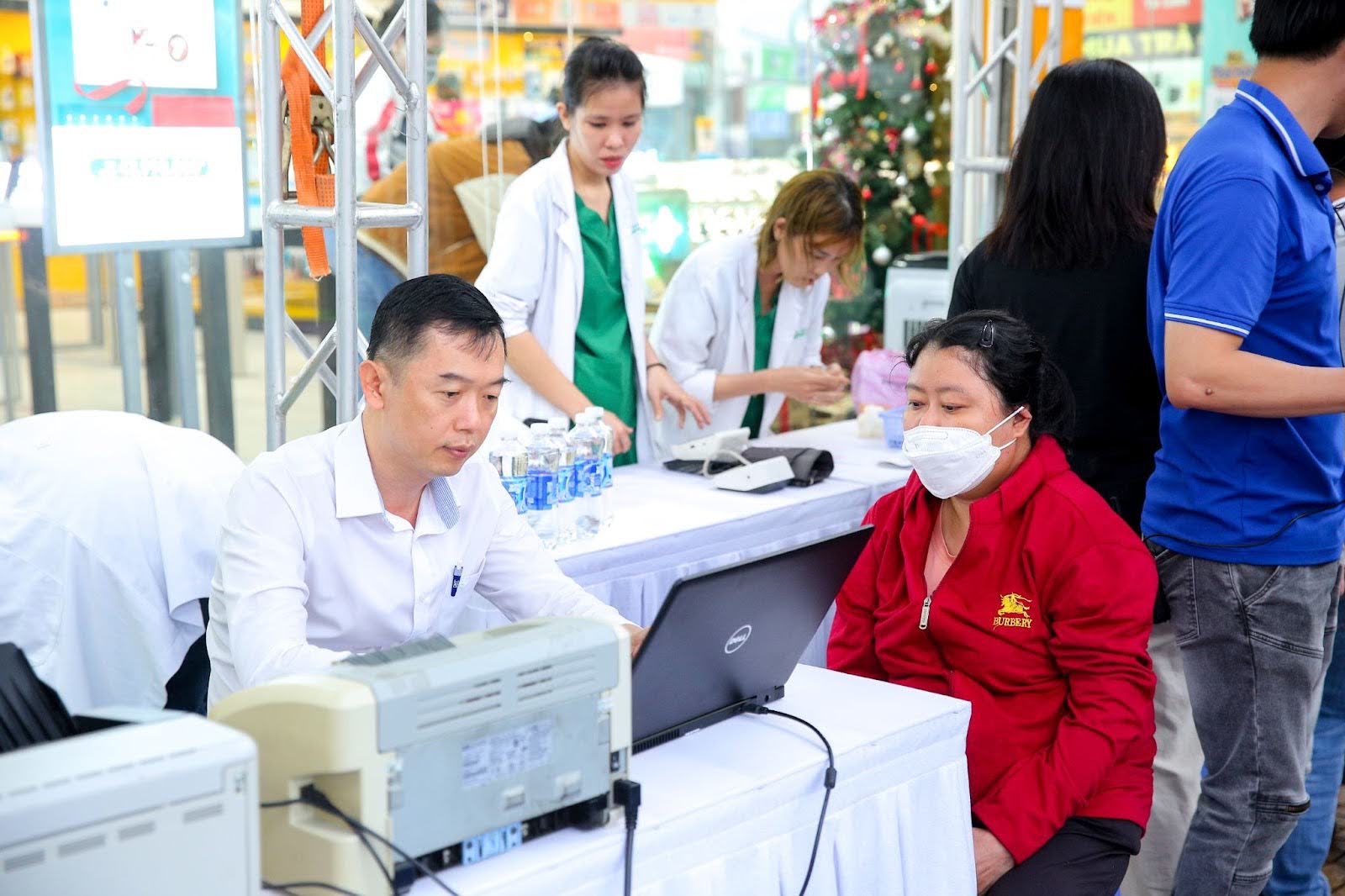 Nhà thuốc An Khang đem niềm vui đến hàng nghìn người dân khó khăn dịp cuối năm - 2