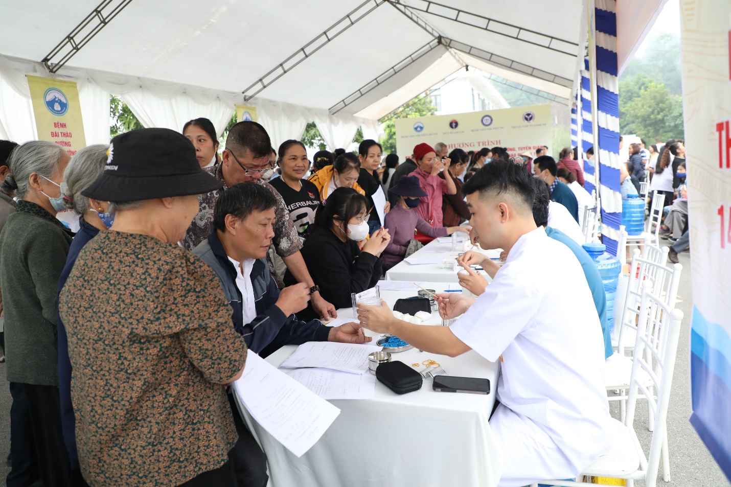 Care For Việt Nam tổ chức chương trình khám sàng lọc, phát hiện sớm và tư vấn đái tháo đường - 3