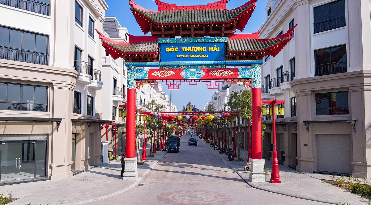 Khu phố thương mại sắp khai trương, nhà đầu tư đổ về đón đầu cơ hội lớn nhất thập kỷ tại Móng Cái - 3