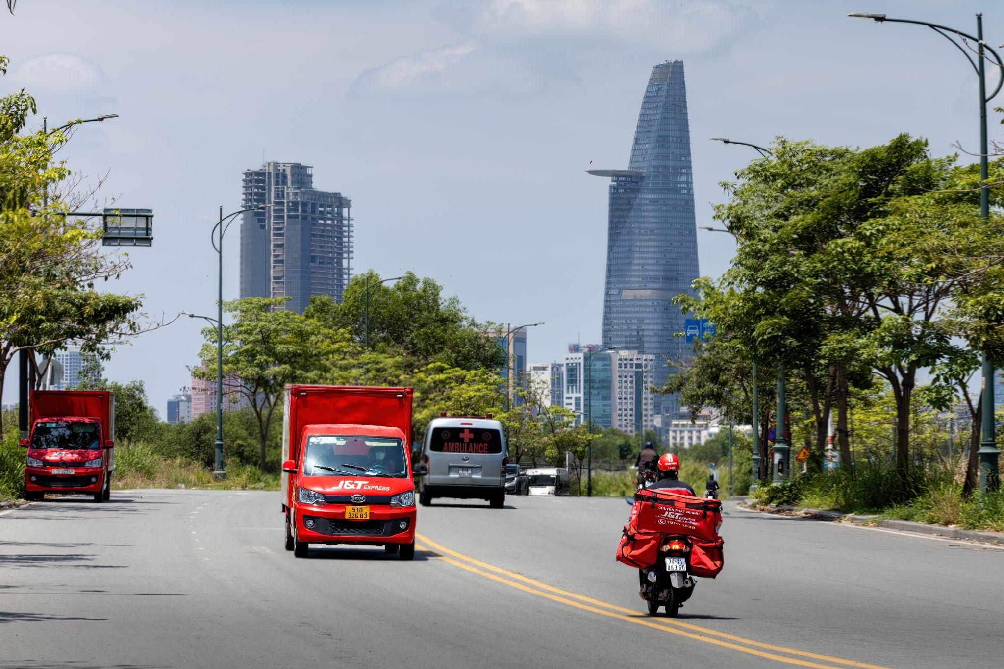 Xu hướng chuyển phát nhanh 2025: Các doanh nghiệp chuyển phát nhanh tăng trưởng song hành cùng thương mại điện tử - 1