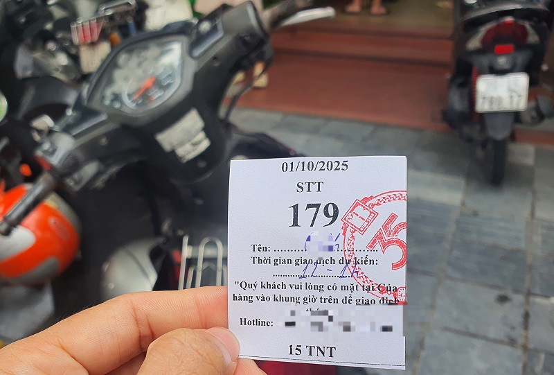 Giá vàng chiều 1/10: Tăng cao chưa từng thấy, bất ngờ tiệm vàng có thông báo mới khiến nhiều người phấn khởi - 7