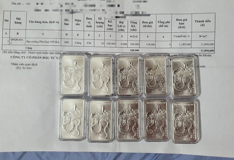 Giá bạc tăng không tưởng, loạt cửa hàng ở Hà Nội thu tiền trước hẹn năm sau đến lấy hàng - 2
