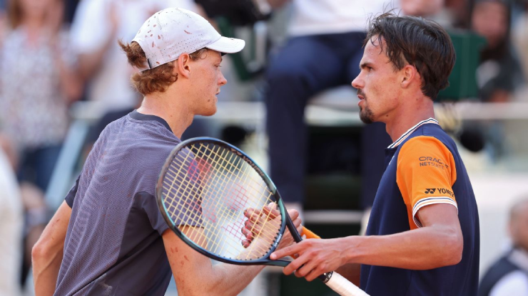 Tennis đỉnh cao châu Á: Sinner "giải bài toán khó" Altmaier, Zverev cẩn thận trước Royer - 1