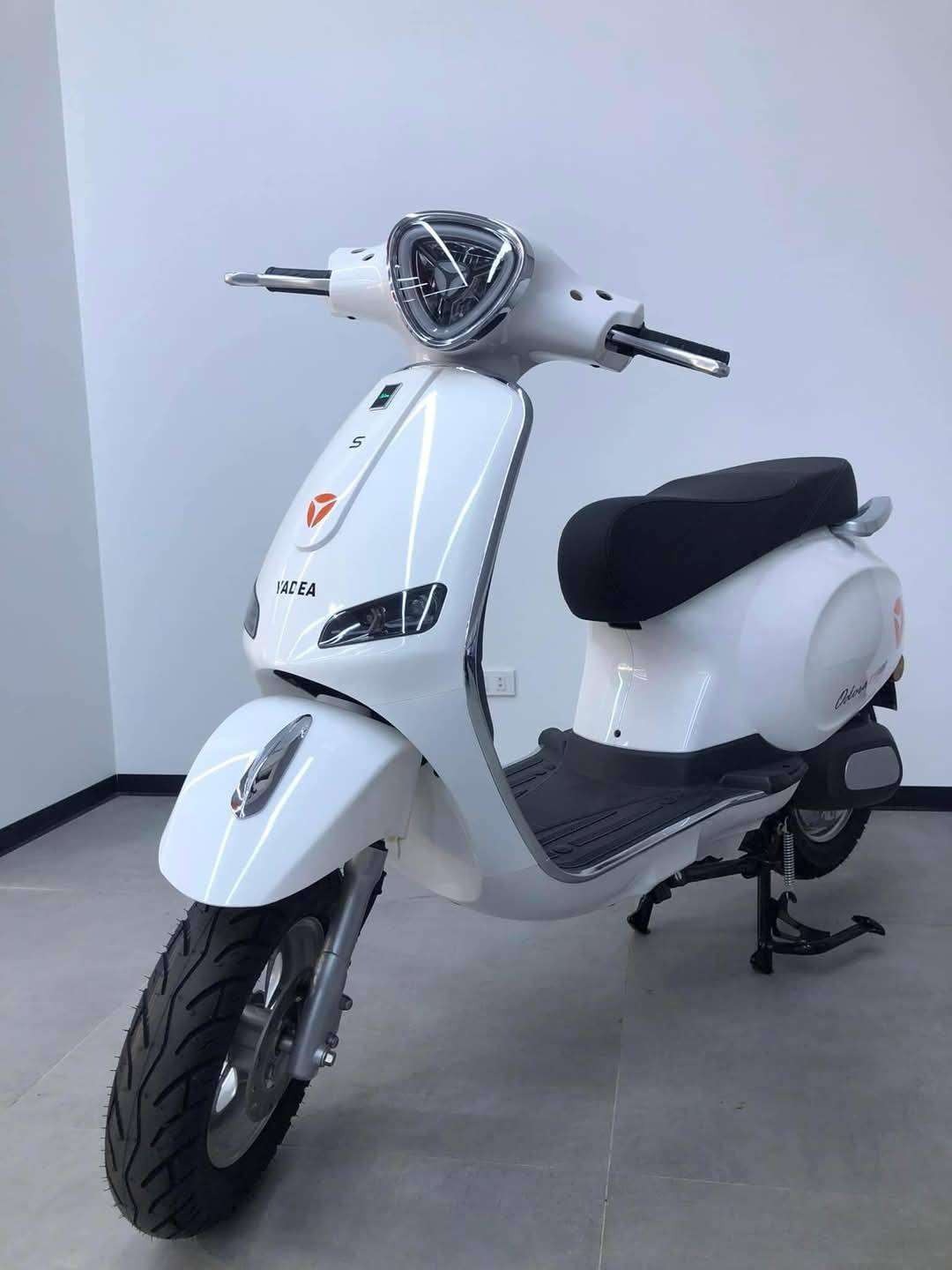 Xe máy điện gọn nhẹ có cốp rộng, smartkey chống trộm, sạc một lần chạy 80 km - 3