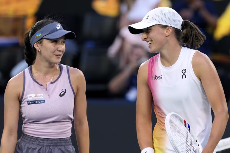 Góc khuất tennis nữ: Swiatek và Lys nước mắt lặng thầm vì dính "bạo lực mạng" - 1