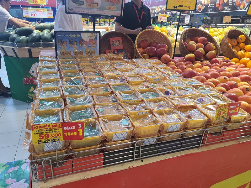 Chưa qua ngày Rằm tháng Tám, bánh Trung thu “đại hạ giá” khắp nơi, chỉ còn từ 10 nghìn đồng/chiếc - 1