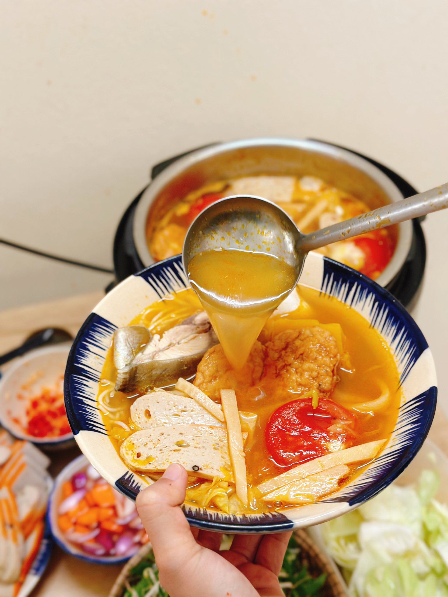 Cách làm bún chả cá siêu nhanh ngon tuyệt cho bữa sáng đầu tuần - 7