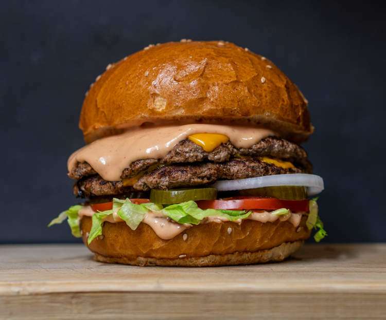 Burger “nhà giàu” giá 290 triệu đồng, có tiền cũng không mua được - 1