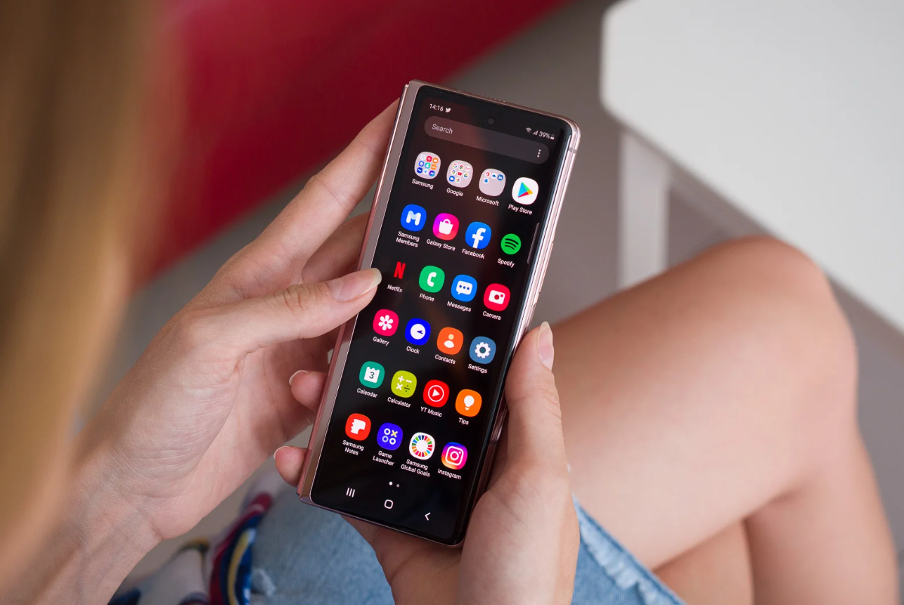 Mức giá đắt đỏ không khiến iPhone Fold hạ nhiệt - 2