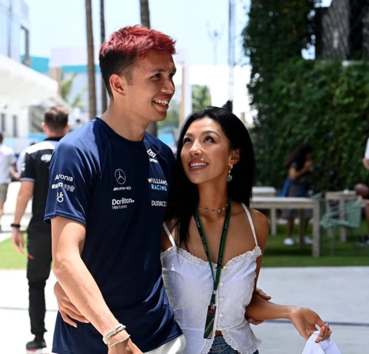 Dàn sao đua xe yêu toàn mỹ nhân cực phẩm, chinh phục người đẹp bằng tốc độ - 4