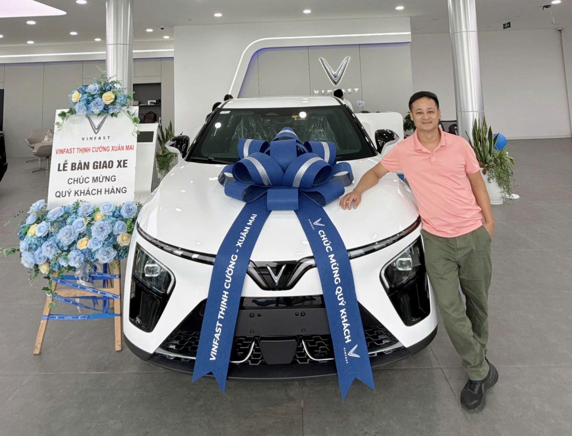 Chủ xe VinFast VF 7: “Yêu từ cái nhìn đầu tiên, khả năng vận hành thuyết phục tuyệt đối” - 1