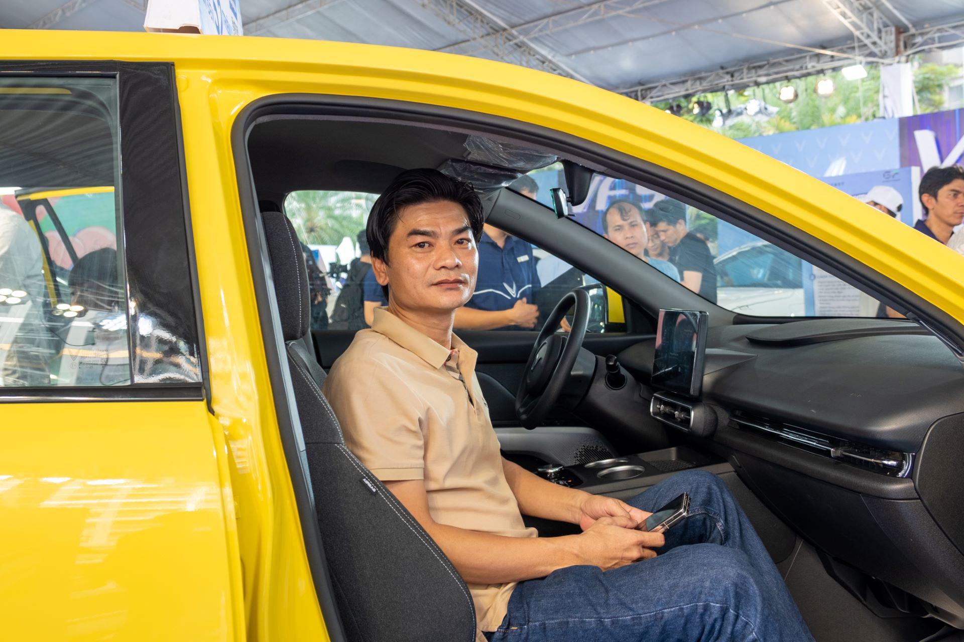 Khách hàng nói về VinFast Limo Green: “Tiết kiệm chi phí, phù hợp kinh doanh dịch vụ vận tải lẫn gia đình” - 2