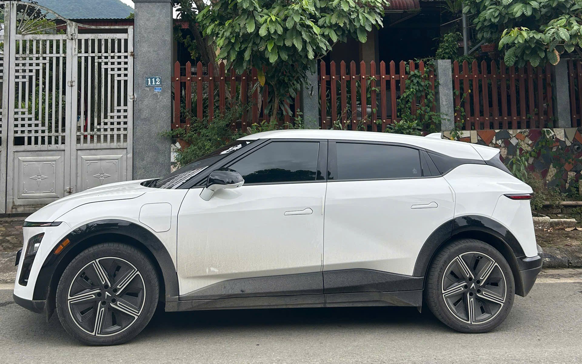 Chủ xe VinFast VF 7: “Yêu từ cái nhìn đầu tiên, khả năng vận hành thuyết phục tuyệt đối” - 2