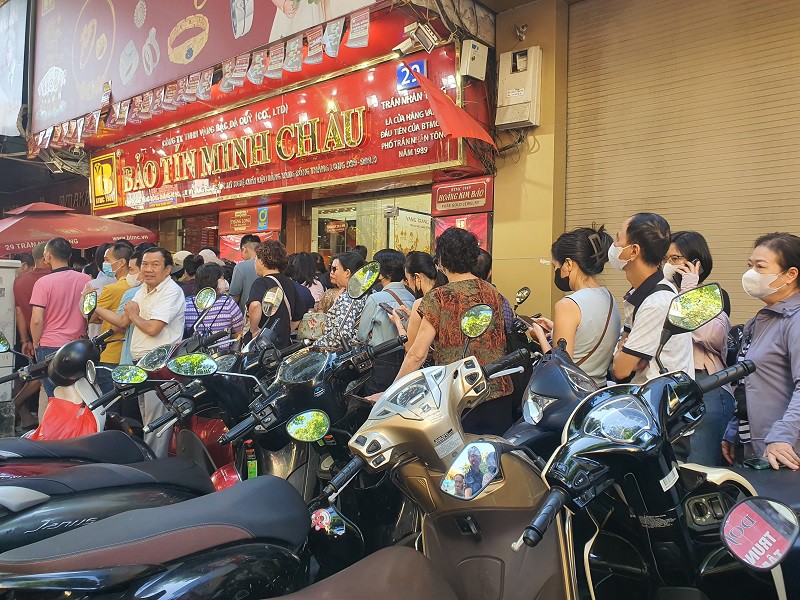 Giá vàng chiều 21/10: Bất ngờ quay đầu giảm sâu, động thái bất ngờ của hàng loạt cửa hàng vàng - 5