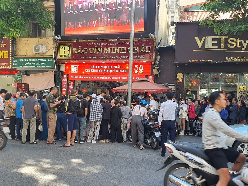 Giá vàng chiều 21/10: Bất ngờ quay đầu giảm sâu, động thái bất ngờ của hàng loạt cửa hàng vàng - 7
