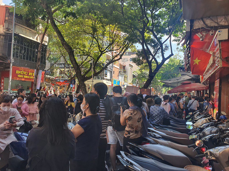Giá vàng chiều 21/10: Bất ngờ quay đầu giảm sâu, động thái bất ngờ của hàng loạt cửa hàng vàng - 4