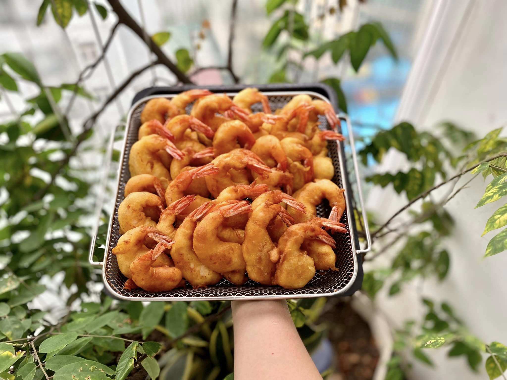 Tôm giàu canxi nhưng con lười ăn, mẹ làm món này bao nhiêu cũng hết - 2