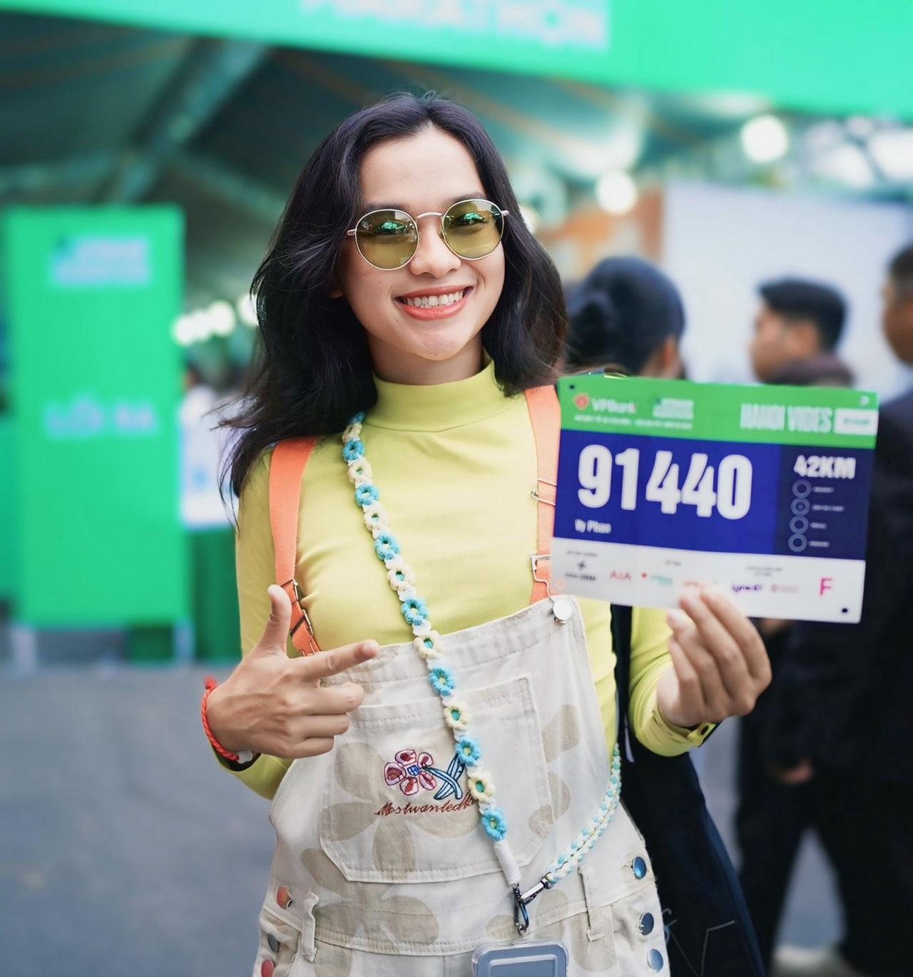 Dàn trai xinh, gái đẹp, người nổi tiếng tụ hội tại VPBank Hanoi International Marathon 2025 - 3