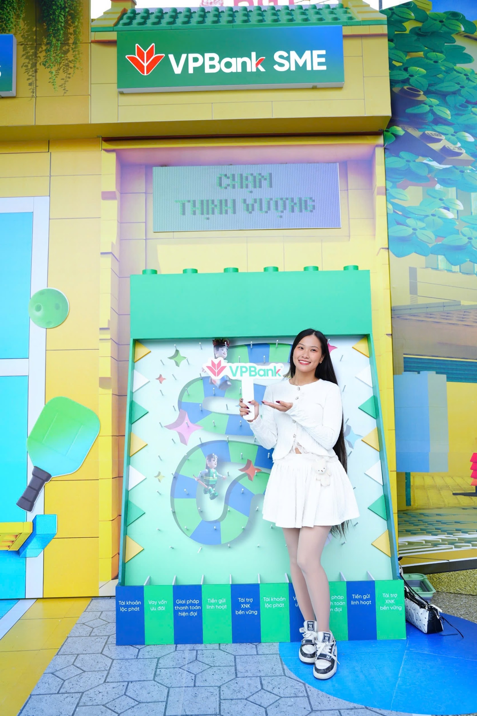 VPIM 2025: Khách hàng hào hứng trải nghiệm công nghệ “chạm” tại gian hàng VPBank - 4