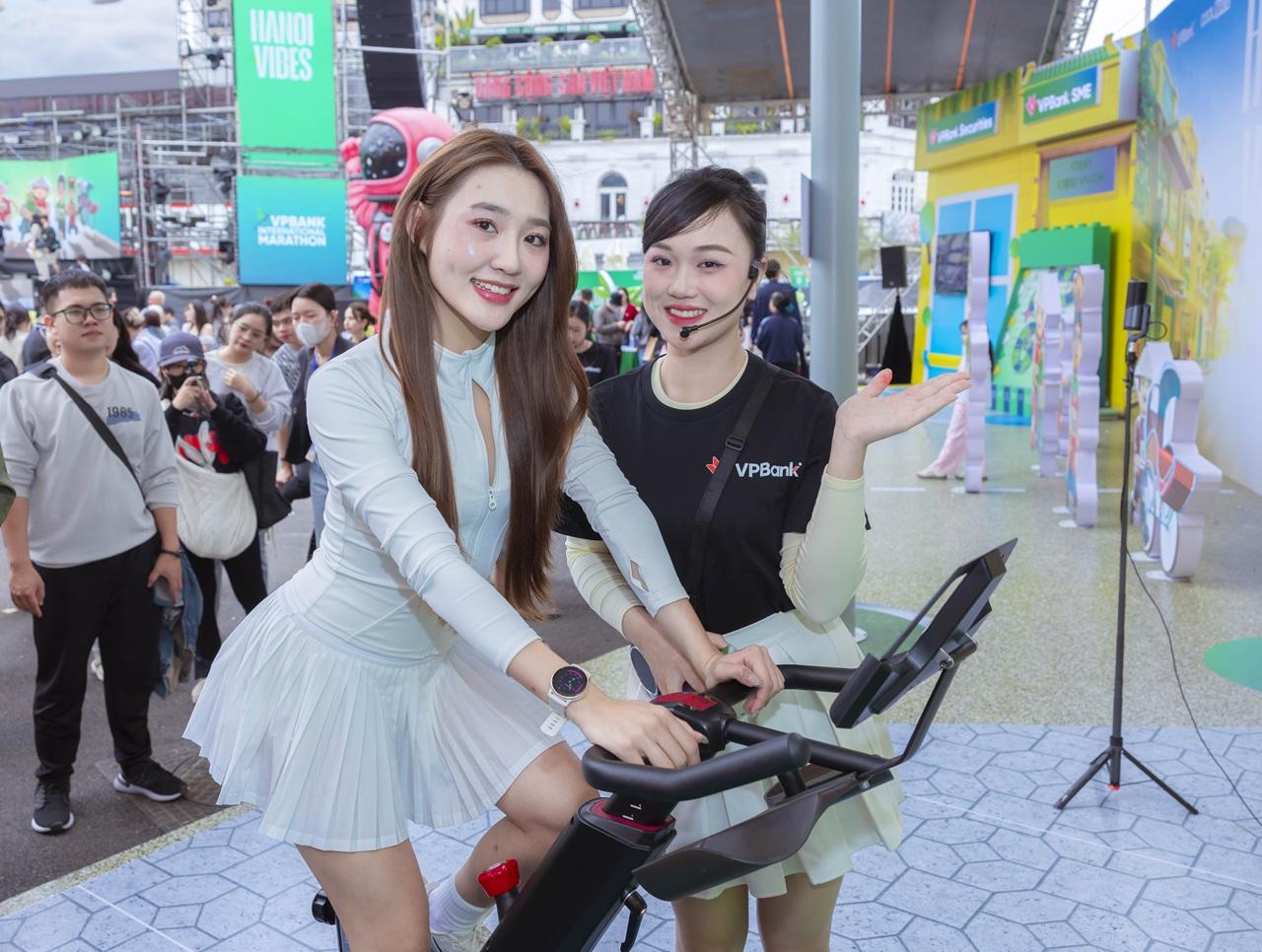 Dàn trai xinh, gái đẹp, người nổi tiếng tụ hội tại VPBank Hanoi International Marathon 2025 - 5