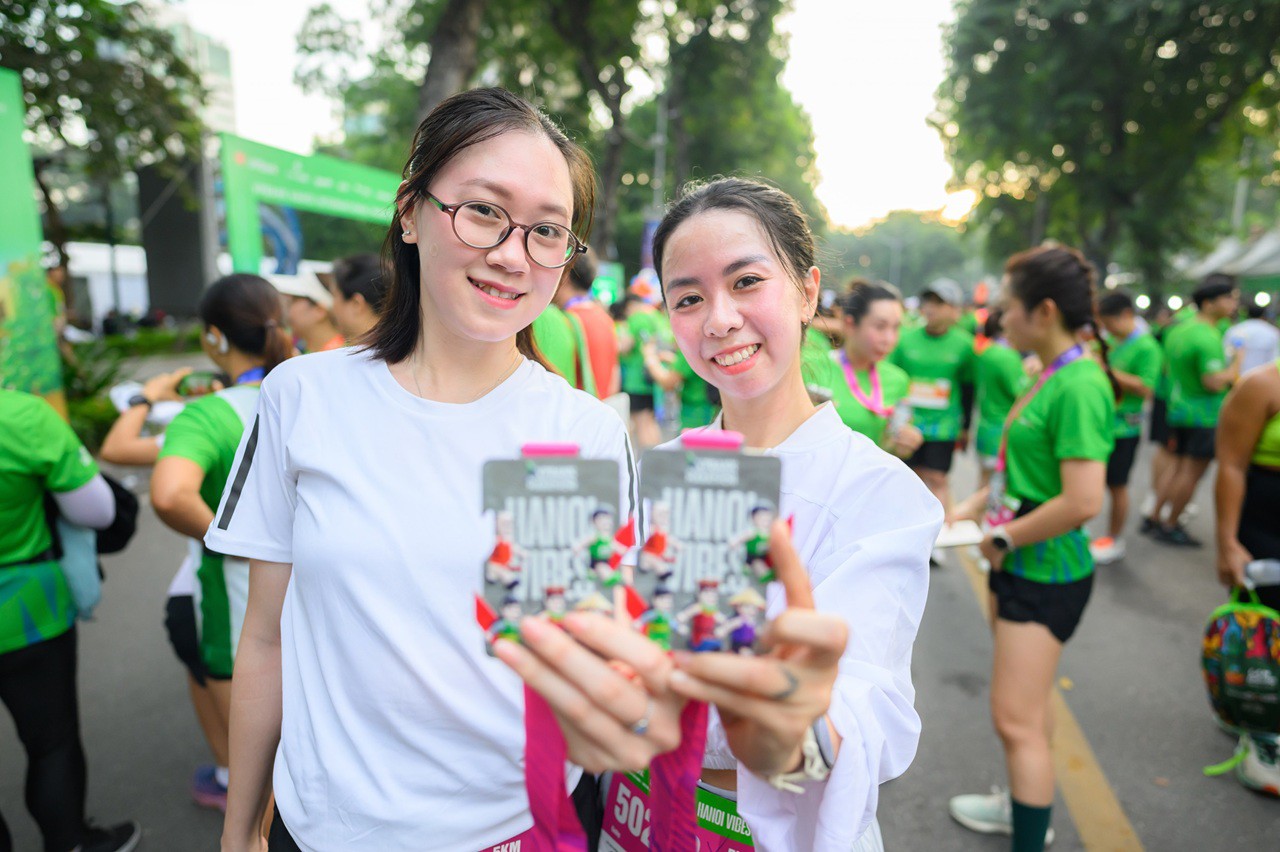 Dấu chân những bóng hồng trên đường chạy VPIM 2025 - 9