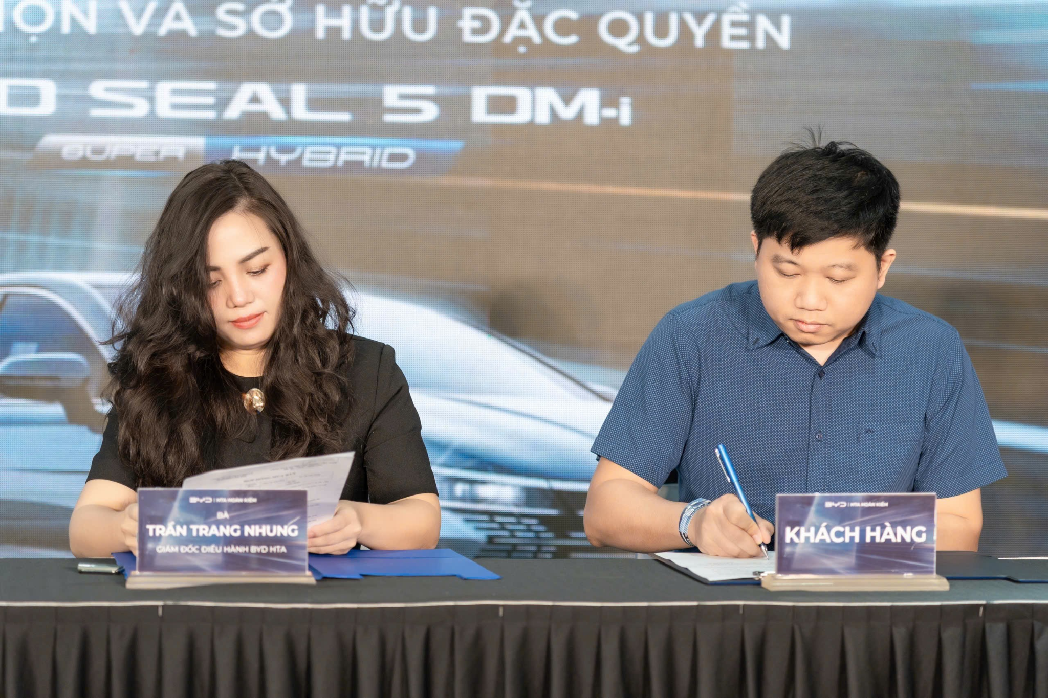 BYD HTA Hoàn Kiếm khai trương ấn tượng – BYD Seal 5 DM-i chính thức ra mắt, mở màn kỷ nguyên xe điện thông minh giữa lòng Thủ đô - 3
