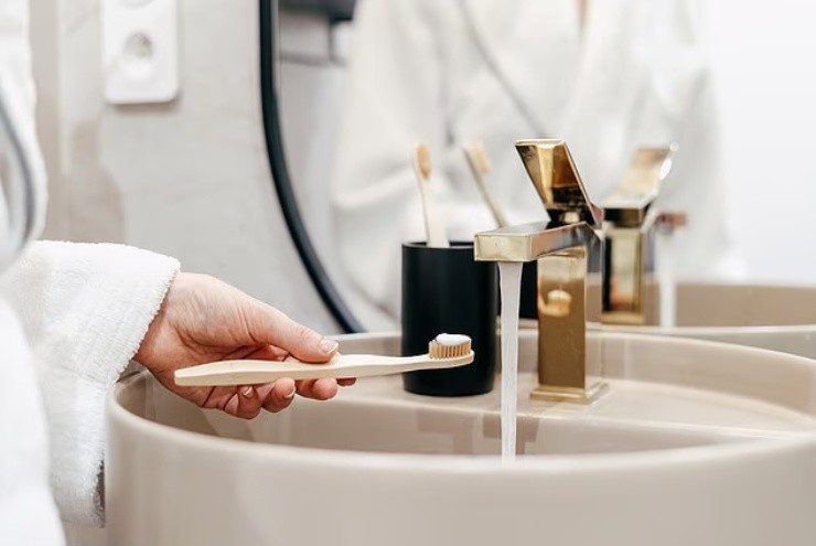 Bệnh răng miệng có thể làm tăng nguy cơ đột quỵ - 1