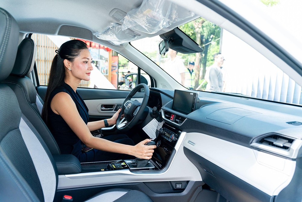 Toyota Corolla Cross khuấy động thị trường xe cuối năm với sự kiện lái thử xe hybrid electric trong tháng 11 - 2