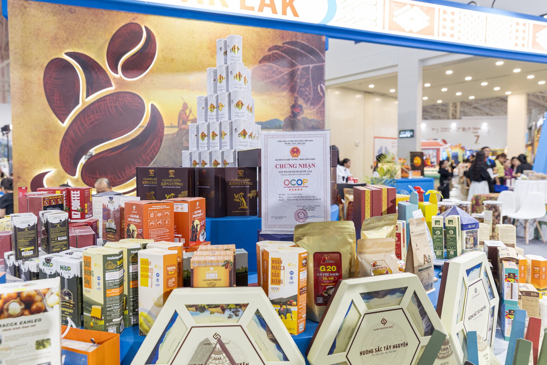 “Sàn diễn” khổng lồ của đặc sản vùng miền: Hành trình khám phá “Việt Nam thu nhỏ” giữa lòng VEC - 5