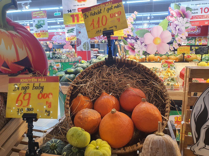 Bất ngờ bí ngô được bán tại Hà Nội với giá lên tới 220 nghìn đồng/kg, chị em vẫn khen rẻ - 3