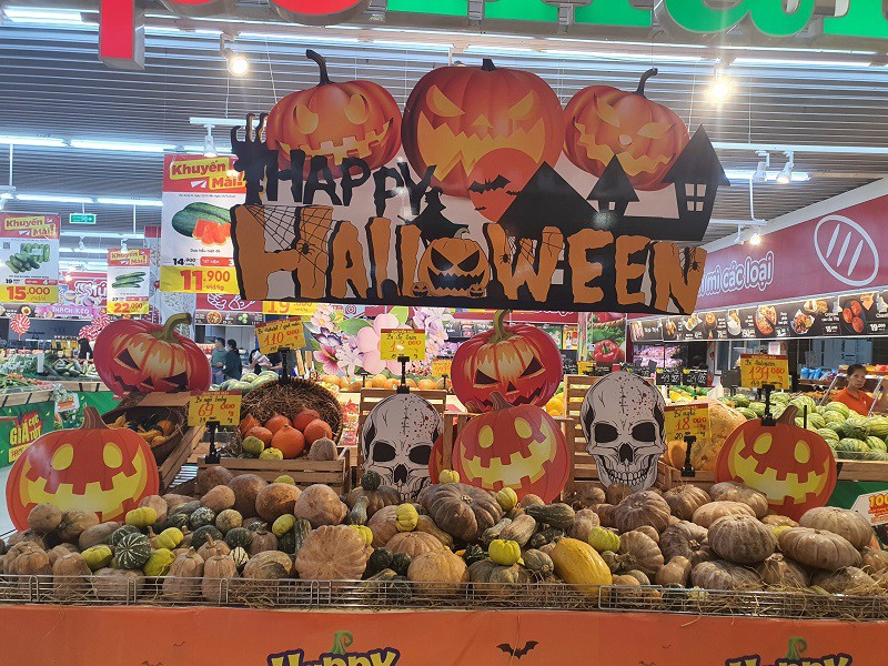 Bất ngờ bí ngô được bán tại Hà Nội với giá lên tới 220 nghìn đồng/kg, chị em vẫn khen rẻ - 1