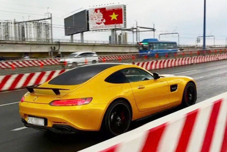 Mercedes-AMG GT S Edition 1 giá hơn 8 tỷ đồng bất ngờ tái xuất tại Việt Nam - 5