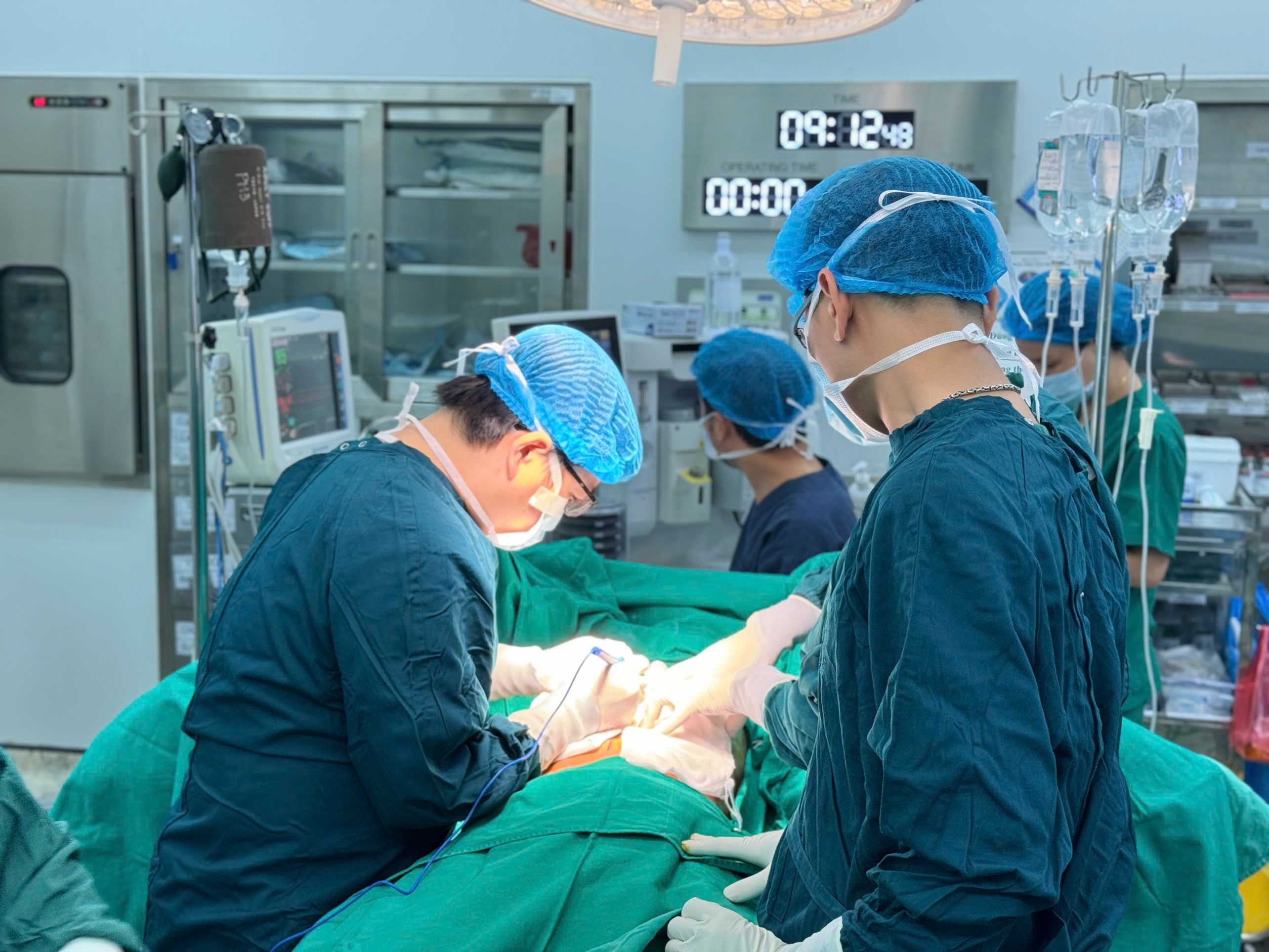 Ung thư gan phát triển thần tốc sau 1 năm phát hiện viêm gan B - 1