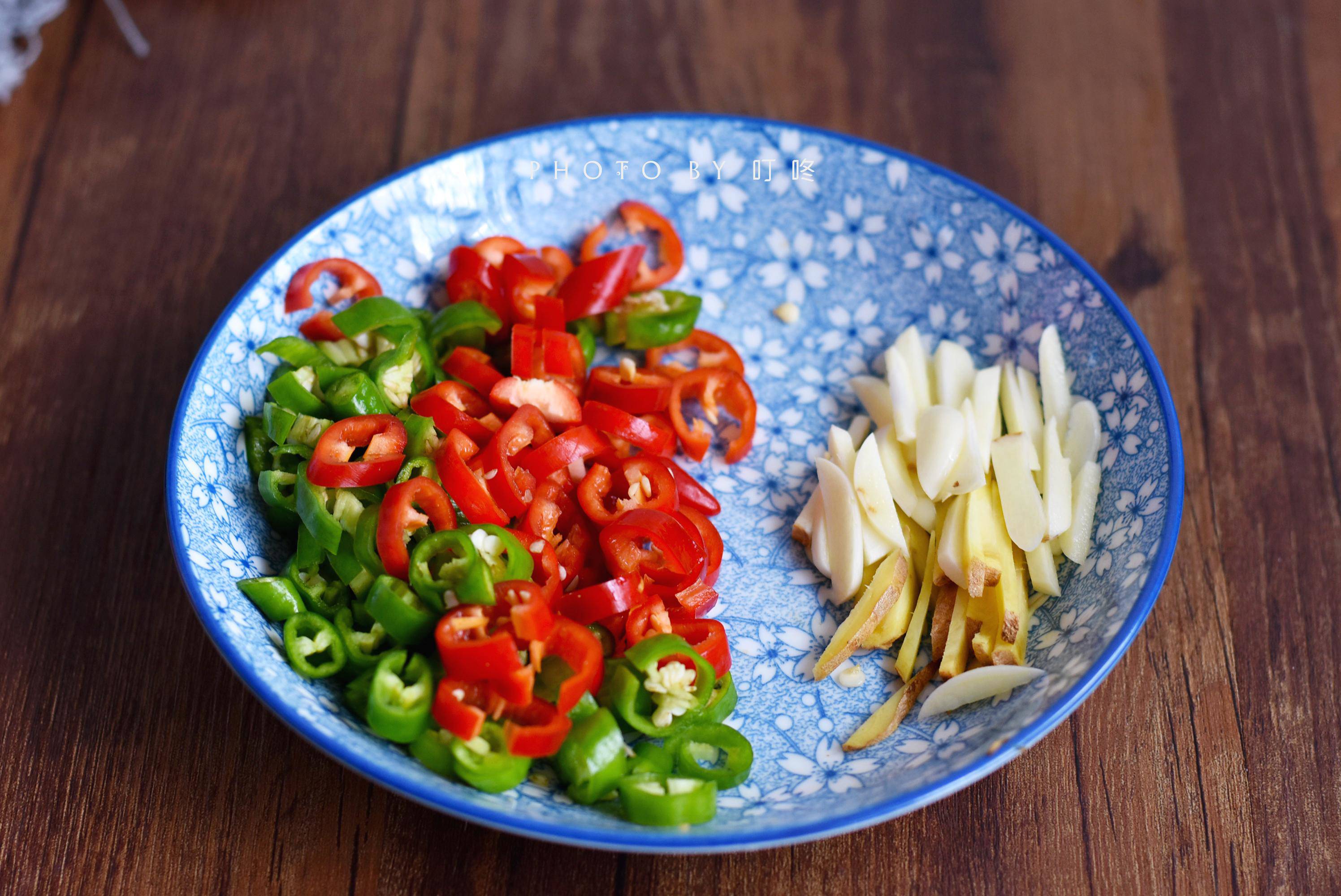 Cá khô rim cay mặn, món "cứu tinh" trong những ngày mưa lạnh - 2