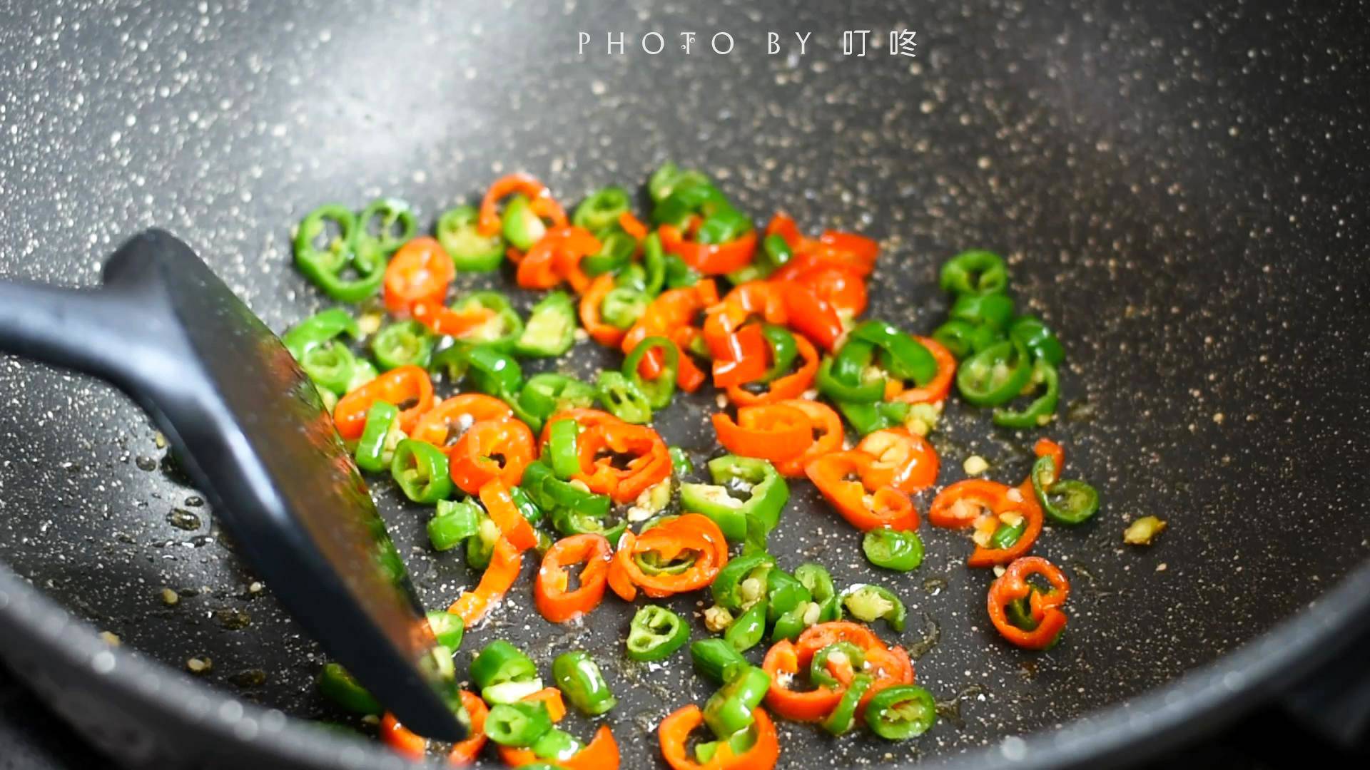 Cá khô rim cay mặn, món "cứu tinh" trong những ngày mưa lạnh - 4