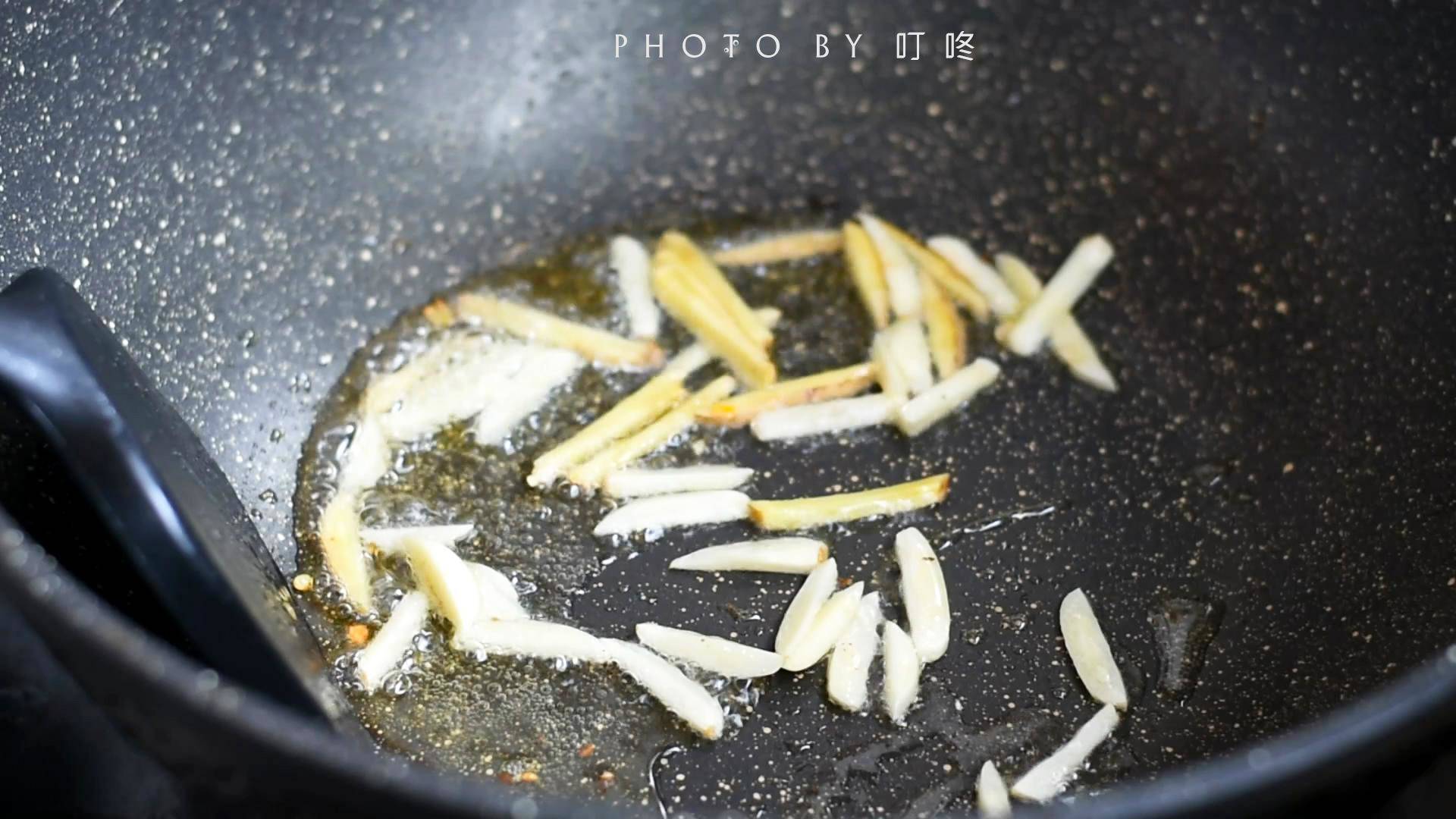 Cá khô rim cay mặn, món "cứu tinh" trong những ngày mưa lạnh - 5