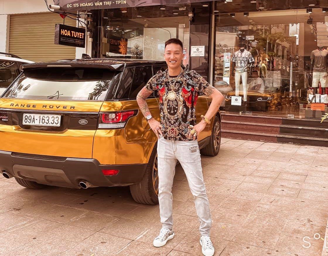 "Bóc giá" loạt siêu xe từng xuất hiện cùng Huấn Hoa Hồng, có chiếc lên tới 15 tỷ đồng - 11