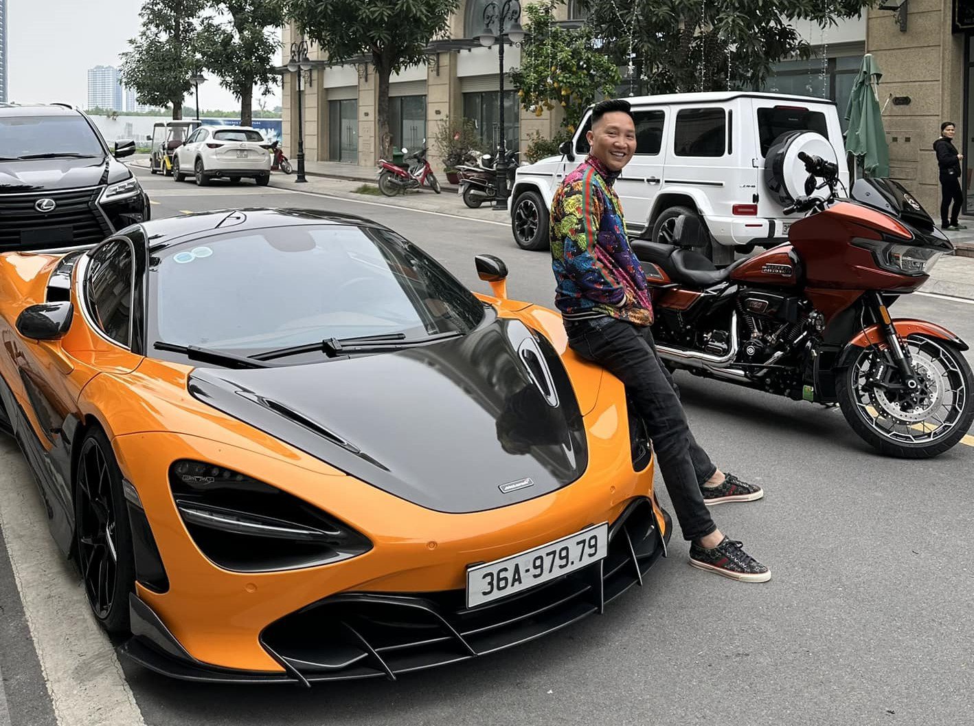 "Bóc giá" loạt siêu xe từng xuất hiện cùng Huấn Hoa Hồng, có chiếc lên tới 15 tỷ đồng - 8