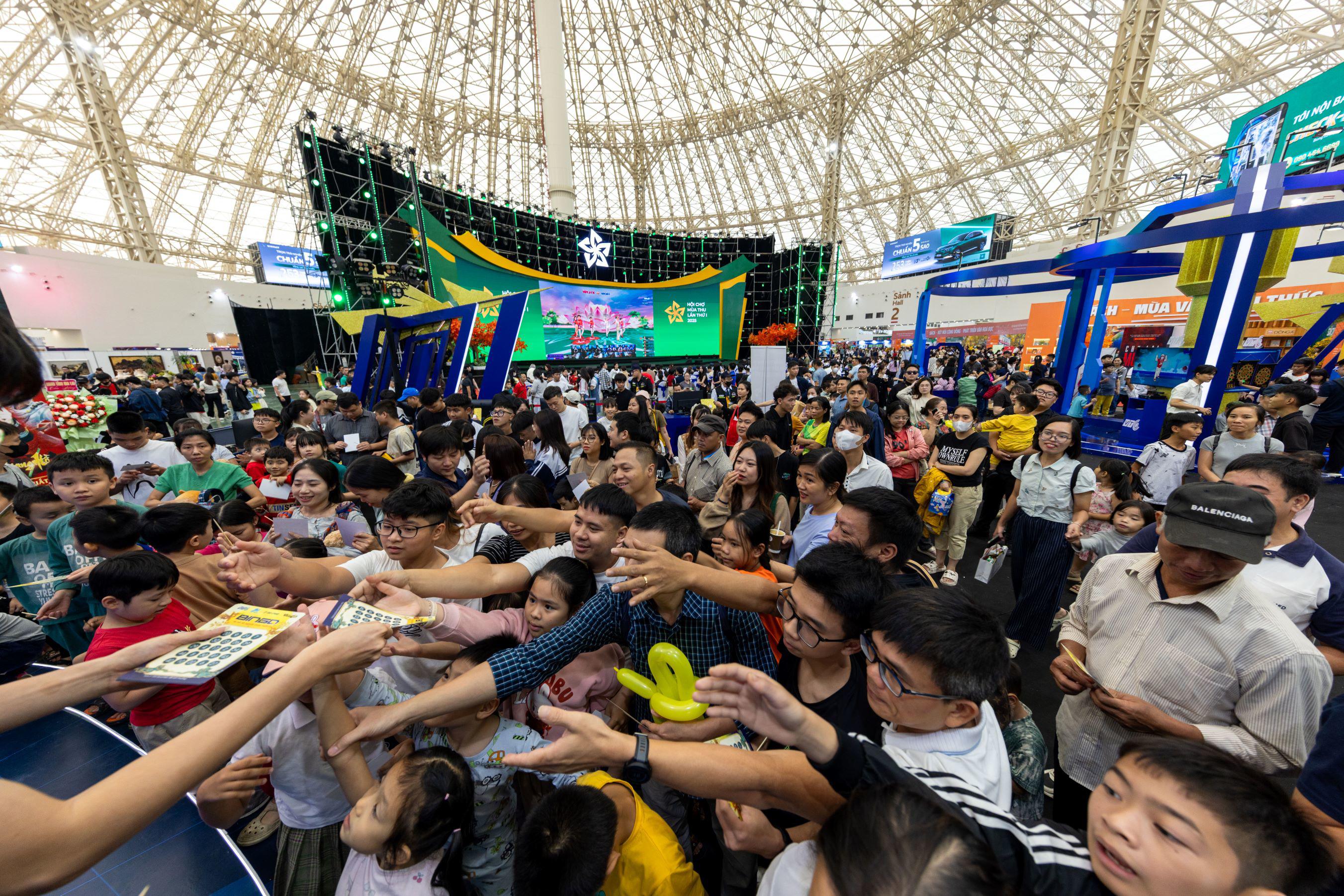 Hội chợ Mùa Thu lần thứ nhất - 2025: 10 ngày giao thương, kết nối và sẻ chia tại “thủ phủ lễ hội” VEC - 2