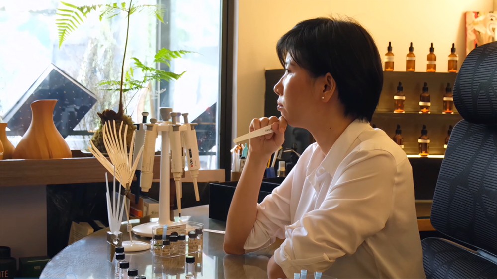 Nghệ sĩ mùi hương Rei Nguyễn mang hồn Việt vào mùi hương thương hiệu Vietnam Airlines - 2