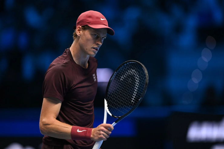 Sinner vượt Alcaraz chạm cột mốc mới, chuỗi trận đấu tiệm cận hoàn hảo 2025 - 1