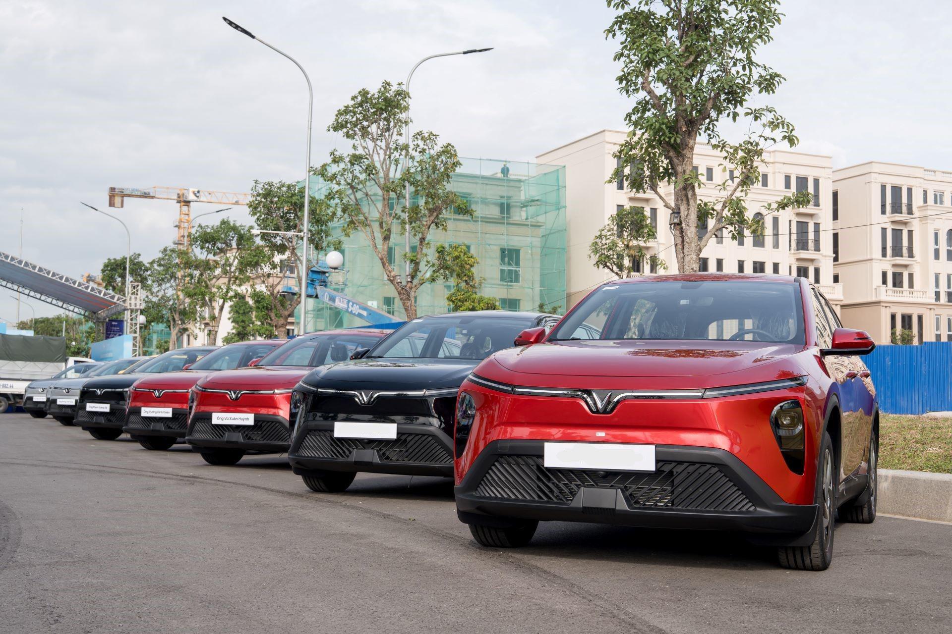 Tài xế dịch vụ: “Cày tiền” bằng VinFast Limo Green, tự tin 1,5 năm hoàn vốn - 3