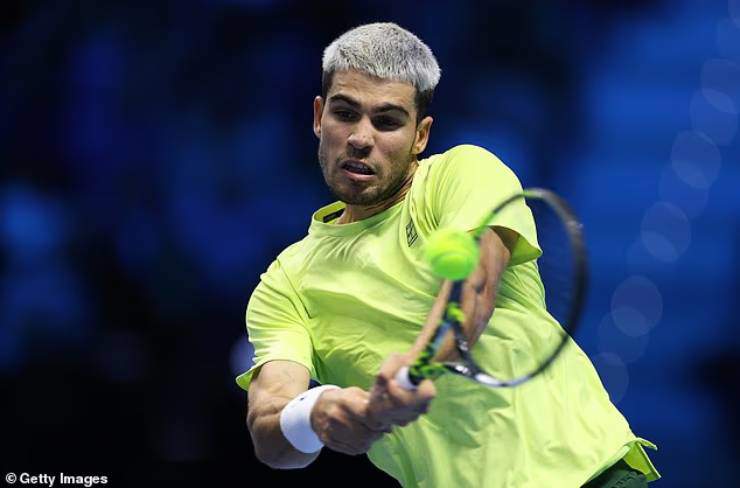 Alcaraz vào bán kết ATP Finals có kỷ lục vượt "BIG 3", De Minaur trở về từ vực thẳm - 2