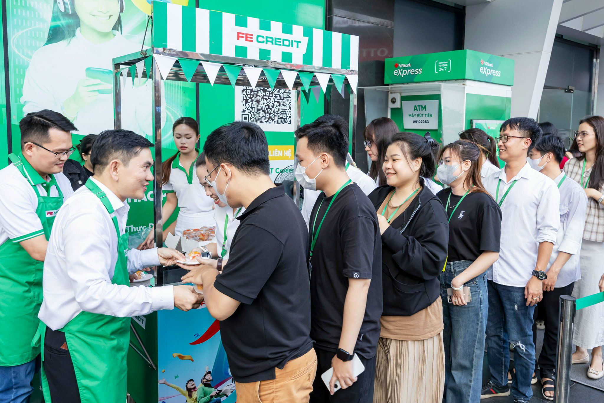 FE CREDIT 15 năm: Thành công từ con người và văn hóa doanh nghiệp - 2