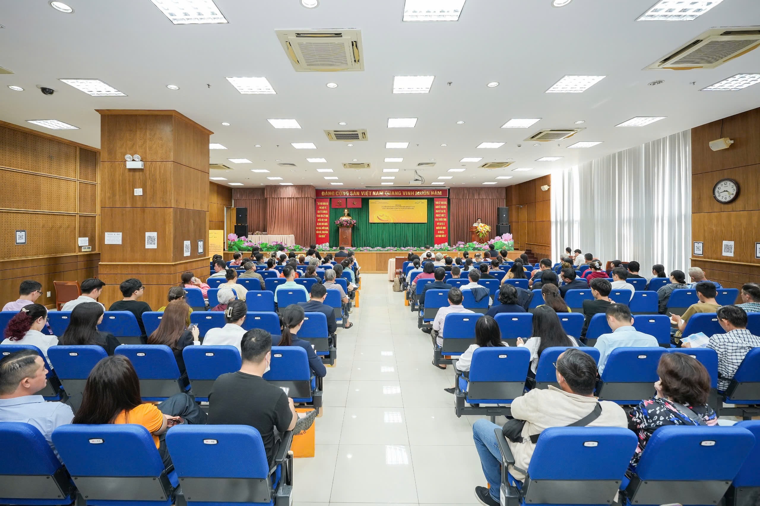 LPBank chung tay gỡ khó cho hộ kinh doanh, tiểu thương trước "bước ngoặt" xóa bỏ thuế khoán - 1