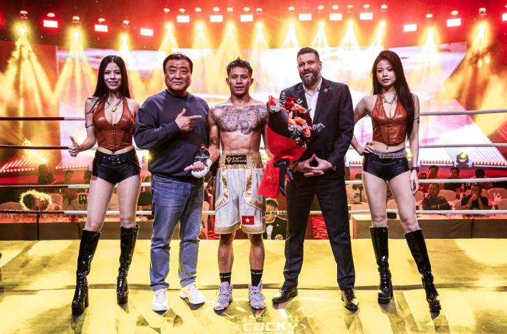 Trần Văn Thảo hạ knock-out võ sĩ Thái Lan tại sự kiện boxing danh giá - 6