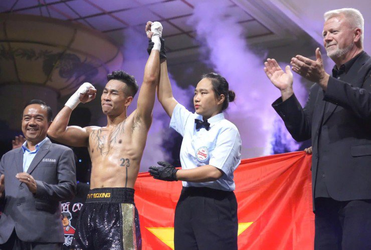 Trần Văn Thảo hạ knock-out võ sĩ Thái Lan tại sự kiện boxing danh giá - 1