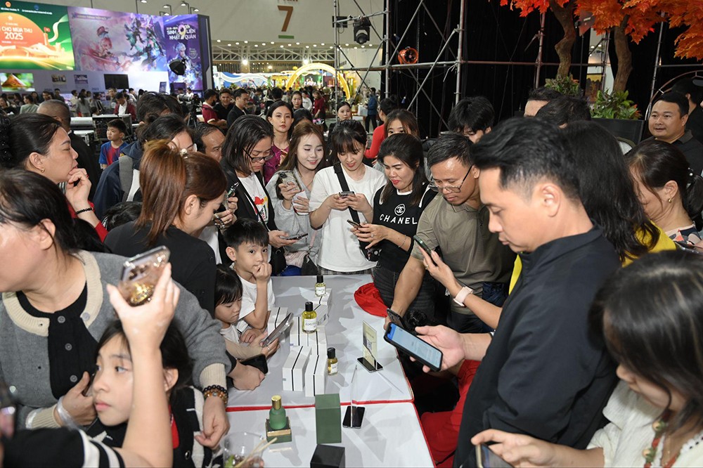 AMITED ra mắt BST “Hương Thơm Á Đông Hiện Đại” – Dấu mốc khẳng định vị thế nước hoa Việt trên thị trường quốc tế - 4