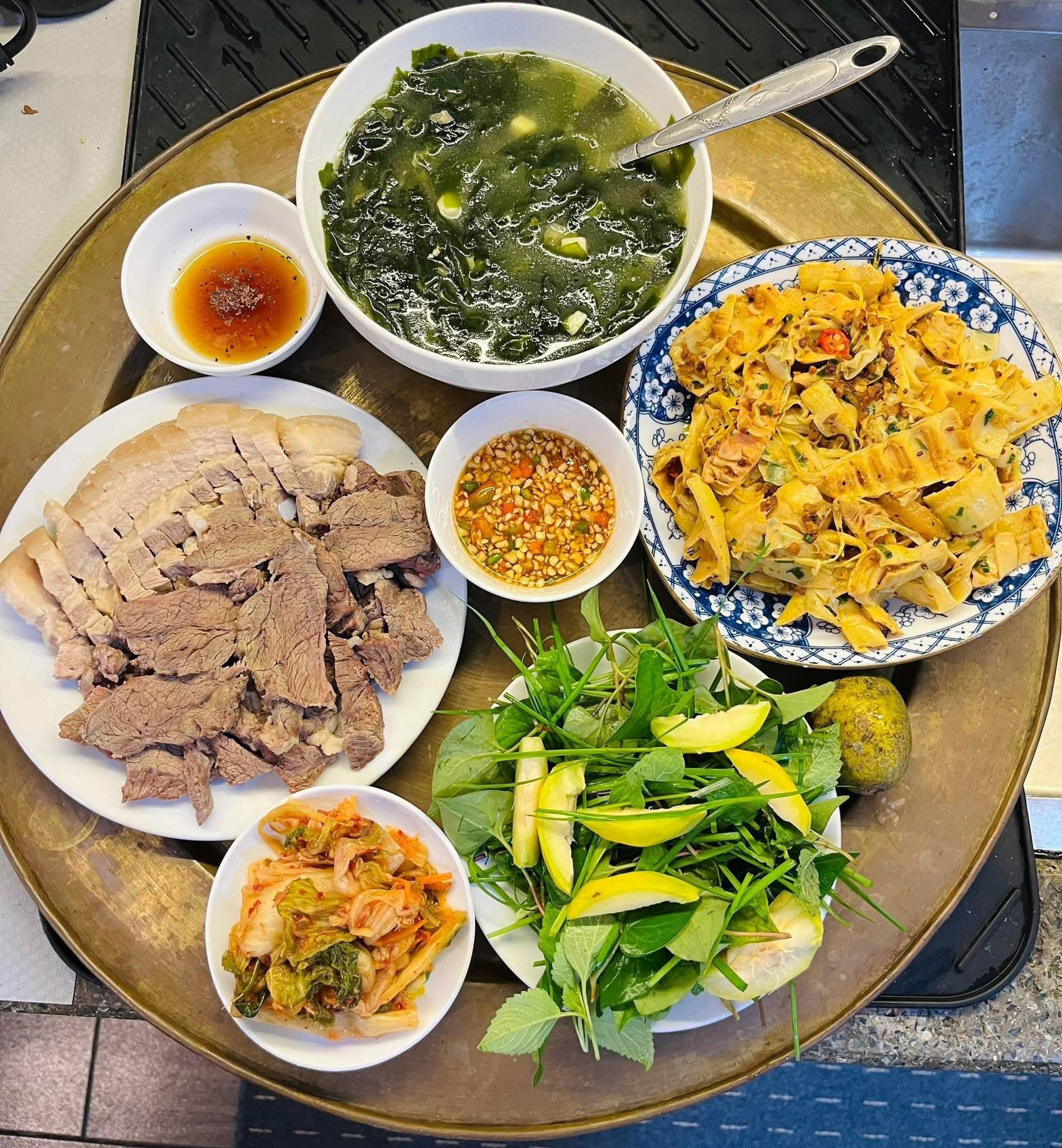 Thực đơn ngày mưa giản dị mà ấm cúng, ai thấy cũng muốn về nhà ăn cơm - 10